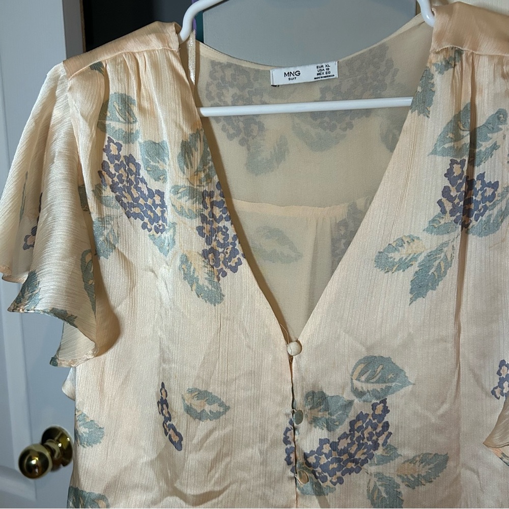 Mango Cream Floral Button-Front Ruffle Blouse - Picture 2 of 7